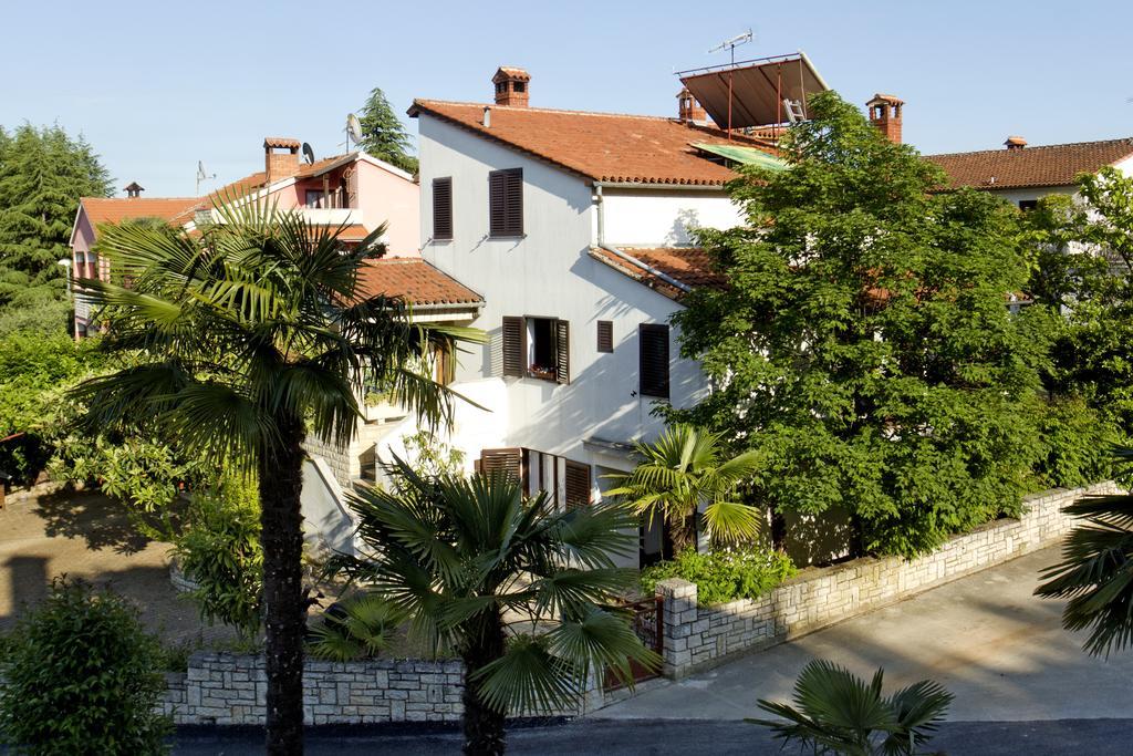 Apartments Mladenka Porec Exterior photo